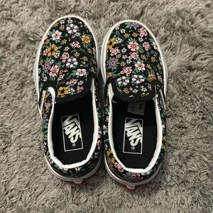 Van sneakers with flowers